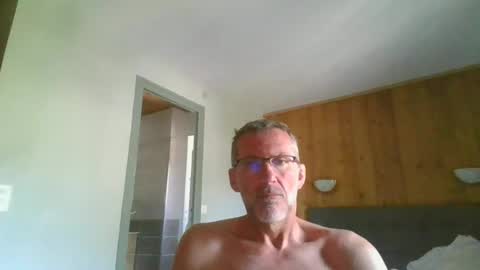 Snapshot of seb846894 chatting on June 15, 3:25 pm seb846894 online show from June 15, 3:25 pm