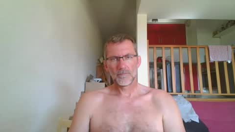 Snapshot of seb846894 chatting on June 18, 3:49 pm seb846894 online show from June 18, 3:49 pm