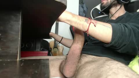 Snapshot of sebas21cm1 chatting on February 15, 8:33 pm sebas21cm1 online show from February 15, 8:33 pm