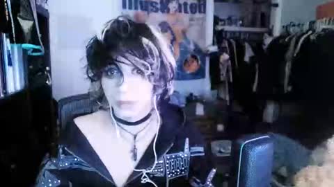 Snapshot of sebas4cruz4 chatting on March 25, 2:17 am Moxie online show from March 25, 2:17 am