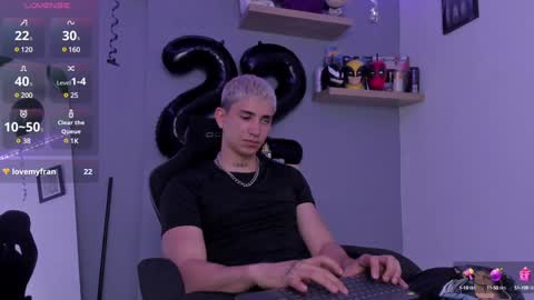 Snapshot of sebas__23 chatting on December 20, 11:16 pm Sebastin online show from December 20, 11:16 pm