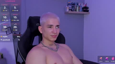 Snapshot of sebas__23 chatting on January 17, 2:39 am Sebastin online show from January 17, 2:39 am