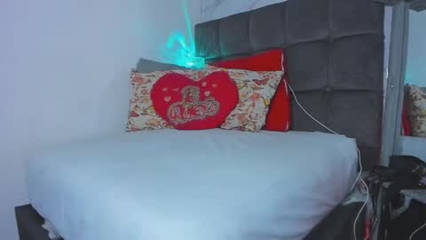 Snapshot of sebas_n_aly chatting on September 11, 12:55 am ely online show from September 11, 12:55 am