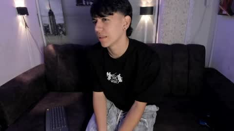 Snapshot of sebas_pretty7 chatting on April 1, 1:41 pm sebas_pretty7 online show from April 1, 1:41 pm