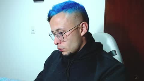 Snapshot of sebastian_025 chatting on December 2, 8:19 am Sebastian online show from December 2, 8:19 am