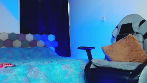 Snapshot of sebastian_025 chatting on December 19, 8:34 am Sebastian online show from December 19, 8:34 am