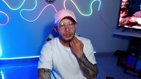 Snapshot of sebastian_025 chatting on September 13, 10:37 am Sebastian online show from September 13, 10:37 am