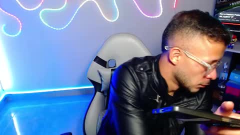 Snapshot of sebastian_025 chatting on October 10, 7:07 am Sebastian online show from October 10, 7:07 am