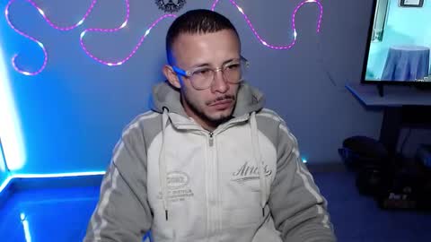 Snapshot of sebastian_025 chatting on October 18, 12:28 pm Sebastian online show from October 18, 12:28 pm