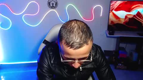 Snapshot of sebastian_025 chatting on October 31, 11:39 pm Sebastian online show from October 31, 11:39 pm