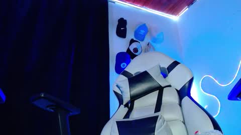 Sebastian online show from November 25, 4:45 am