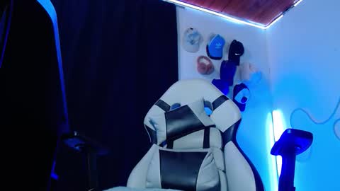 Sebastian online show from December 15, 5:01 am