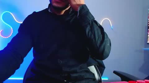 Sebastian online show from December 18, 8:53 am