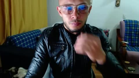 Snapshot of sebastian_025 chatting on May 12, 5:04 am Sebastian online show from May 12, 5:04 am