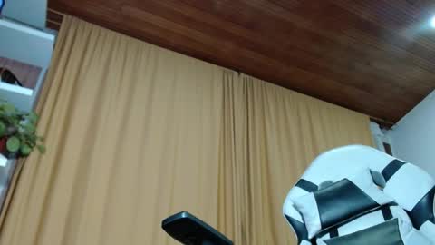 Snapshot of sebastian_025 chatting on May 24, 11:10 pm Sebastian online show from May 24, 11:10 pm