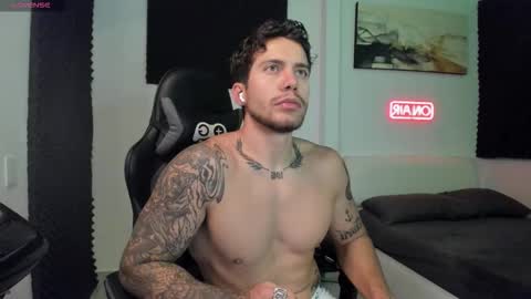 Lucian Sinclair online show from November 29, 2:25 am