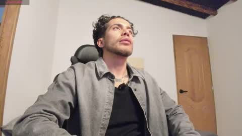 Lucian Sinclair online show from May 31, 9:05 pm