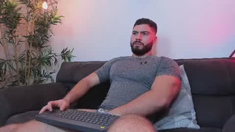 Snapshot of sebastianvilla__ chatting on June 11, 9:57 pm Instagram jeanpaulfit online show from June 11, 9:57 pm