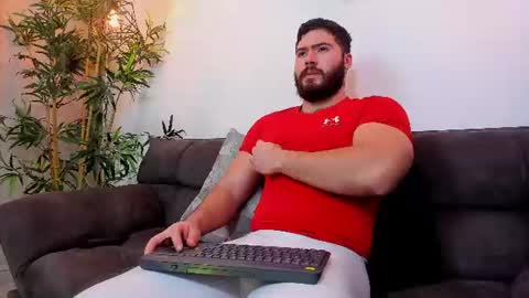 Snapshot of sebastianvilla__ chatting on July 9, 11:09 pm Instagram jeanpaulfit online show from July 9, 11:09 pm