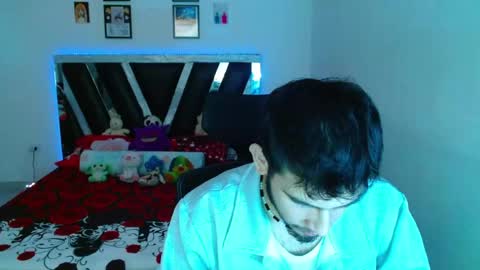 Snapshot of sebasxxl12 chatting on May 14, 10:27 pm Sebas online show from May 14, 10:27 pm