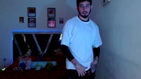 Snapshot of sebasxxl12 chatting on May 17, 8:16 pm Sebas online show from May 17, 8:16 pm