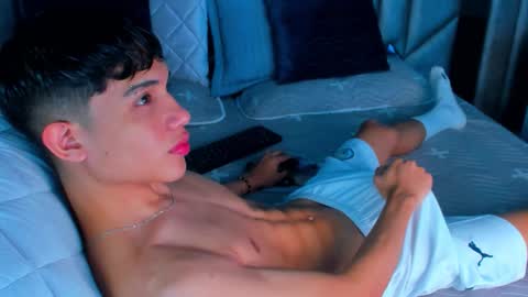 Sebastian online show from November 25, 1:33 pm