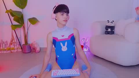 Snapshot of sebbyross chatting on October 1, 7:09 pm sebby online show from October 1, 7:09 pm