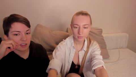 Snapshot of secret_dreams_ chatting on December 11, 8:36 am Amanda and  pair in a real life we love each other but can play with you online show from December 11, 8:36 am