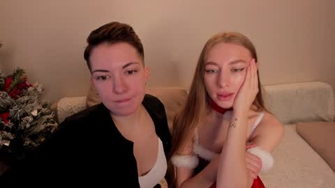 Snapshot of secret_dreams_ chatting on January 1, 11:05 am Amanda and  pair in a real life we love each other but can play with you online show from January 1, 11:05 am