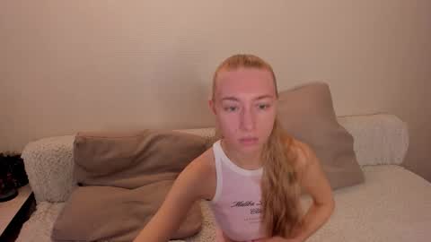 Snapshot of secret_dreams_ chatting on October 25, 6:54 am Amanda and  pair in a real life we love each other but can play with you online show from October 25, 6:54 am