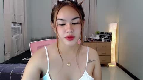 Chloe online show from February 12, 11:40 am