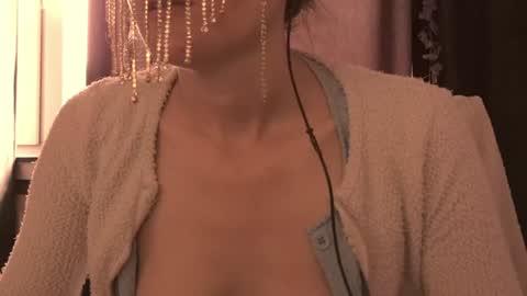 Snapshot of secretanni chatting on June 12, 8:35 am Anni online show from June 12, 8:35 am