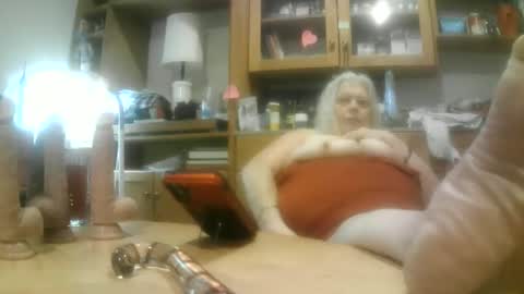 secretbbw_gilf online show from December 27, 11:10 pm