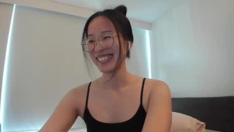 Snapshot of secretgirlfriendxo chatting on June 5, 11:32 pm Angela online show from June 5, 11:32 pm