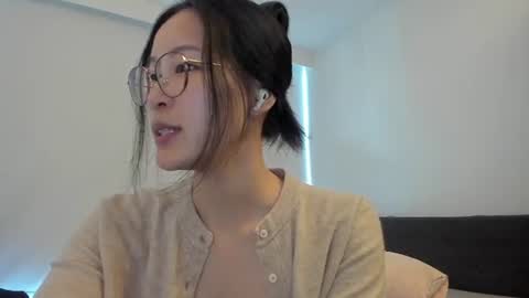 Snapshot of secretgirlfriendxo chatting on June 10, 12:22 am Angela online show from June 10, 12:22 am