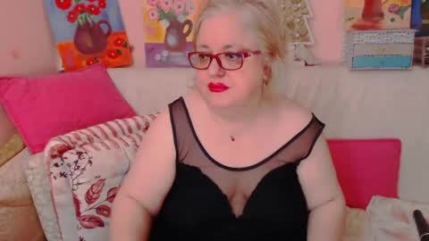 Snapshot of secretloverbbw chatting on May 15, 7:21 pm Alice online show from May 15, 7:21 pm