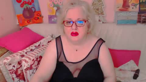 Snapshot of secretloverbbw chatting on May 25, 6:58 pm Alice online show from May 25, 6:58 pm