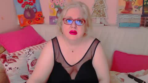 Snapshot of secretloverbbw chatting on May 29, 7:01 pm Alice online show from May 29, 7:01 pm