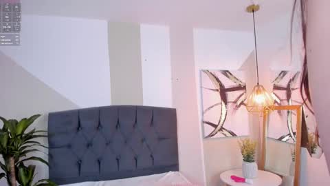 Snapshot of secretprivatebunny chatting on January 26, 10:35 pm Maria online show from January 26, 10:35 pm