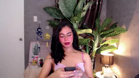Snapshot of sectivedivadoll69x chatting on December 10, 10:06 am xam online show from December 10, 10:06 am