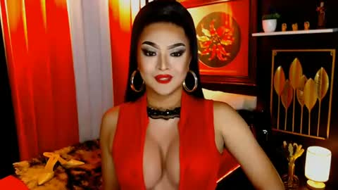 Snapshot of seducinglinda chatting on July 7, 12:09 pm seducinglinda online show from July 7, 12:09 pm