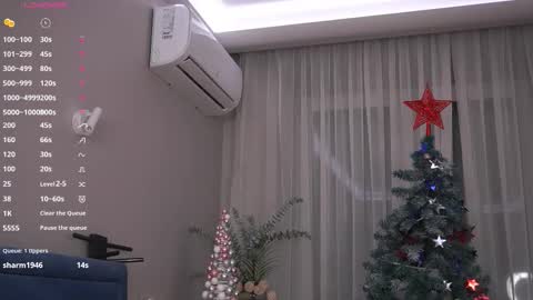 Snapshot of seductique chatting on January 9, 3:37 pm Mia online show from January 9, 3:37 pm