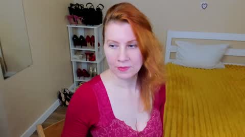 Snapshot of seductive_foxy_ chatting on July 29, 1:59 am seductive_foxy_ online show from July 29, 1:59 am