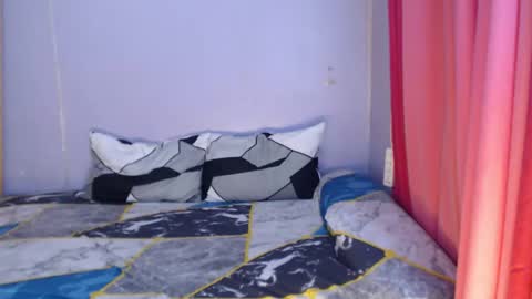 Snapshot of seductive_jhanna chatting on October 19, 7:47 pm seductive_jhanna online show from October 19, 7:47 pm