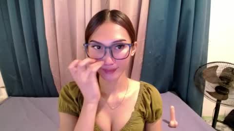 Snapshot of seductive_kimxxx chatting on July 26, 12:30 am your miss universe kim online show from July 26, 12:30 am