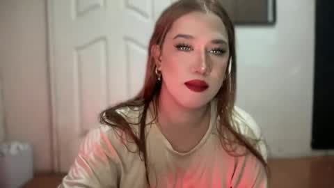 Snapshot of seductive_lusty chatting on July 6, 6:43 am call me majesty online show from July 6, 6:43 am