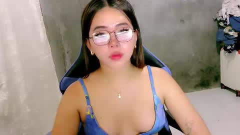 pau online show from March 18, 6:33 pm