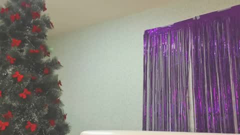 Snapshot of seductive_she_wolf chatting on December 28, 4:52 pm seductive_she_wolf online show from December 28, 4:52 pm