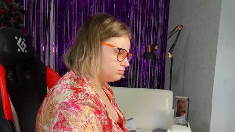 Snapshot of seductive_she_wolf chatting on January 28, 12:57 am seductive_she_wolf online show from January 28, 12:57 am