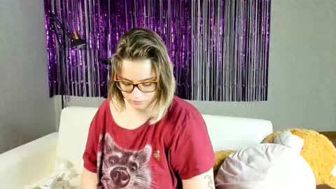 Snapshot of seductive_she_wolf chatting on February 27, 7:55 am seductive_she_wolf online show from February 27, 7:55 am